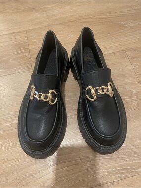 Black Women's Chain-Detail Loafers NWOT